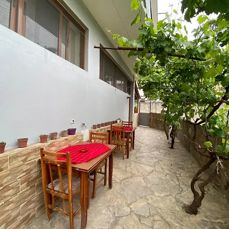 Seli Πανσιόν Μπεράτ